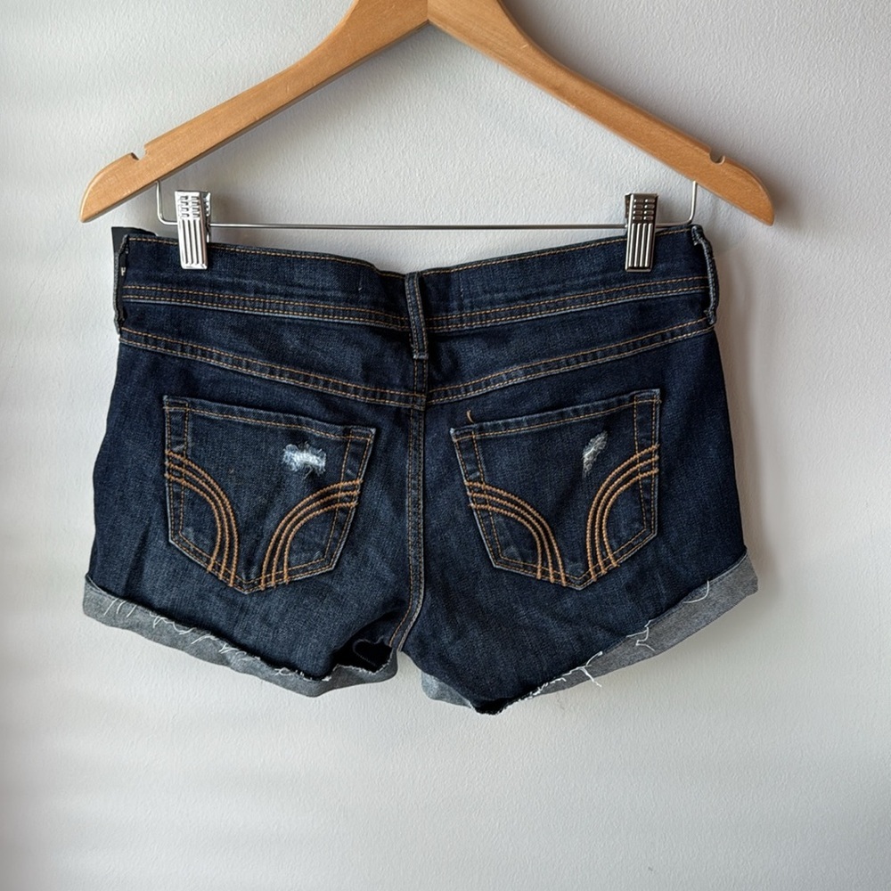 NWT Hollister Midi Short‎ Longest Length 4" in Ripped Dark Wash - Picture 6 of 7